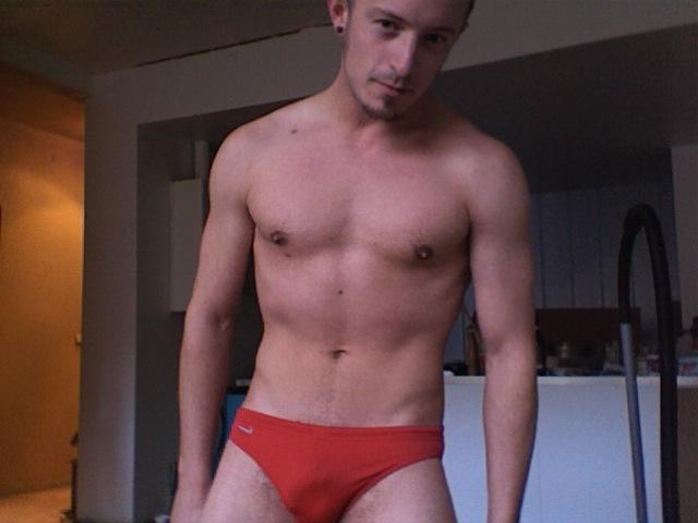 LeonHola från Båstad, 42 år