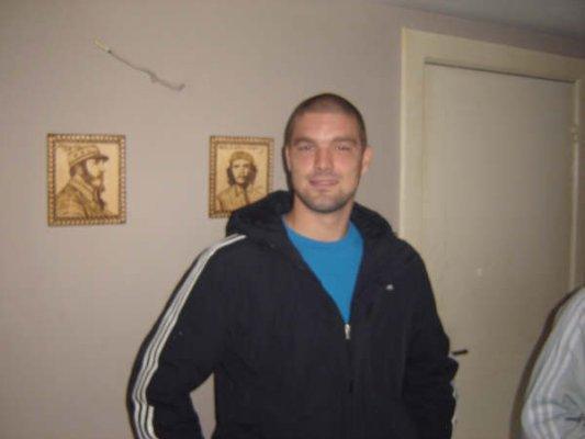 Cornelius från Alingsås, 42 år