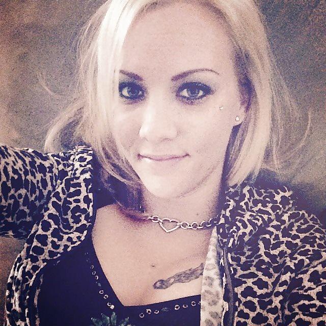 Blondie från Motala, 28 år