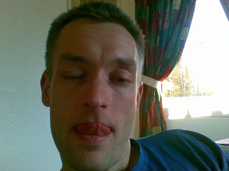 HandsonHead från Kungälv, 49 år