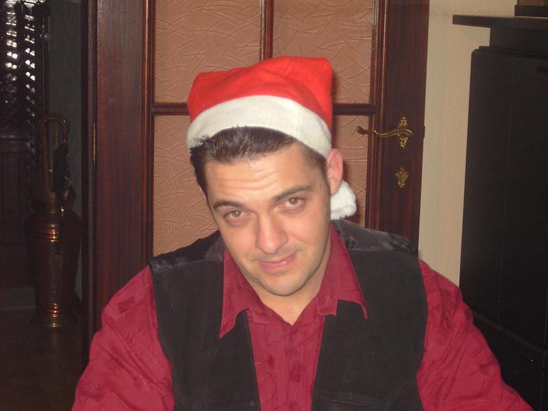 tomtenElliot från Höganäs, 36 år