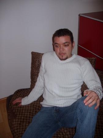 B1sexuell från Östergötlands län, 40 år